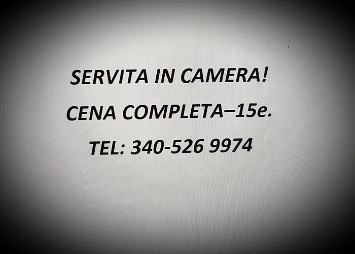 伊尔巴洛奈托酒店 3* Tarsia