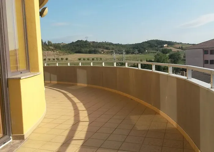 伊尔巴洛奈托酒店 Tarsia