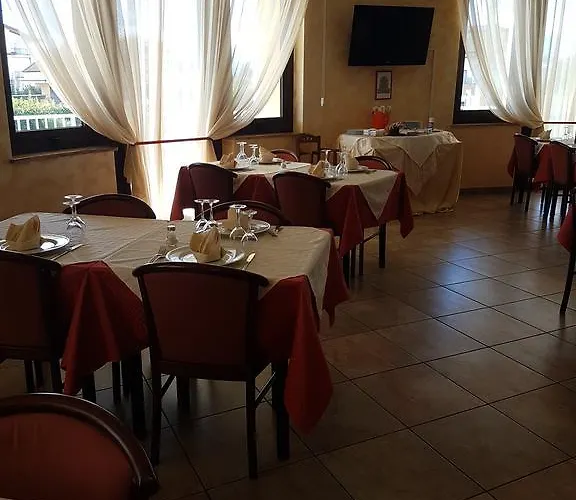 伊尔巴洛奈托酒店 Tarsia