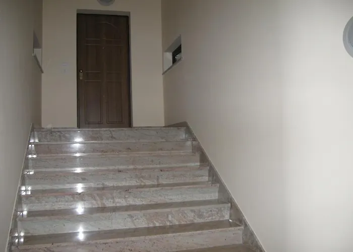 伊尔巴洛奈托酒店 Tarsia